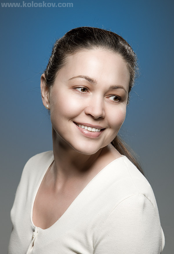 Studio portrait lighting setup (Anna)
